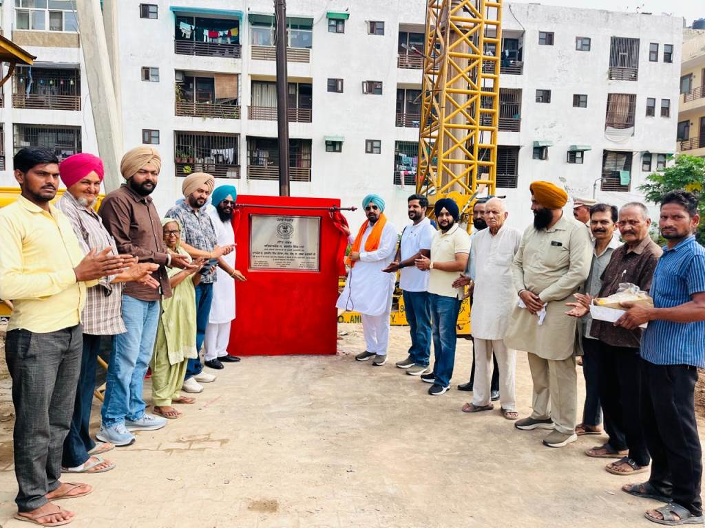 Constituency MLA Kuljit Singh Randhawa lays foundation stone of new tubewell costing Rs 4053 lakh in Adarsh Nagar Zirakpur